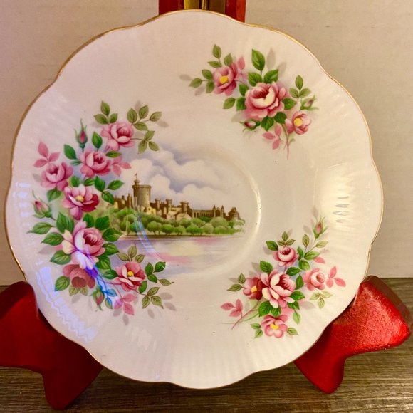 Royal Albert Teacup and Saucer - Picture 3 of 7